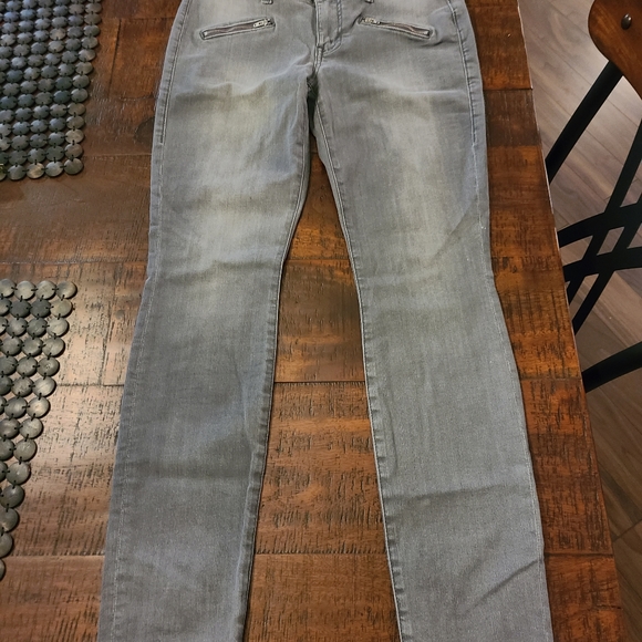 Cabi jeans. Grey with zipper detail. Skinny - Picture 5 of 6